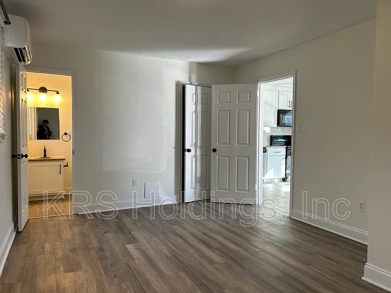 963 W Ocean View Ave — Photo 7