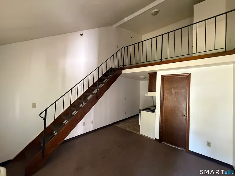 371 Woodford Ave — Photo 2