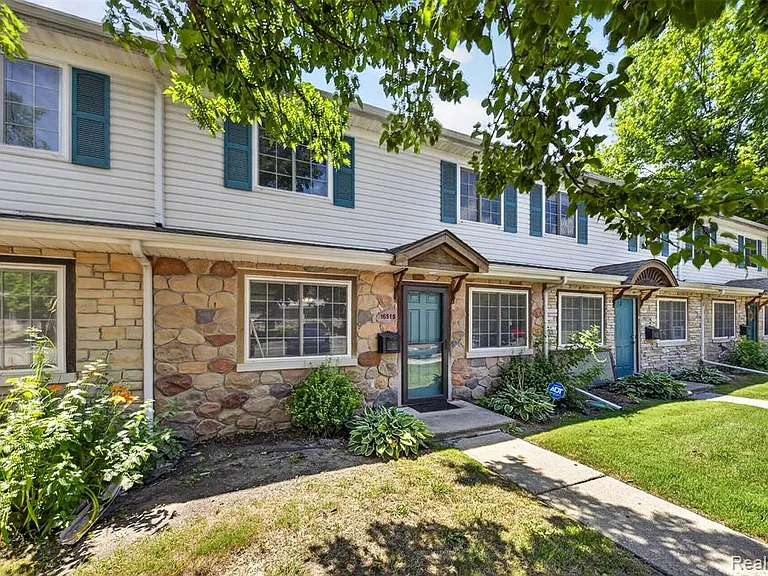 16515 Terrace Village Dr — Photo 4