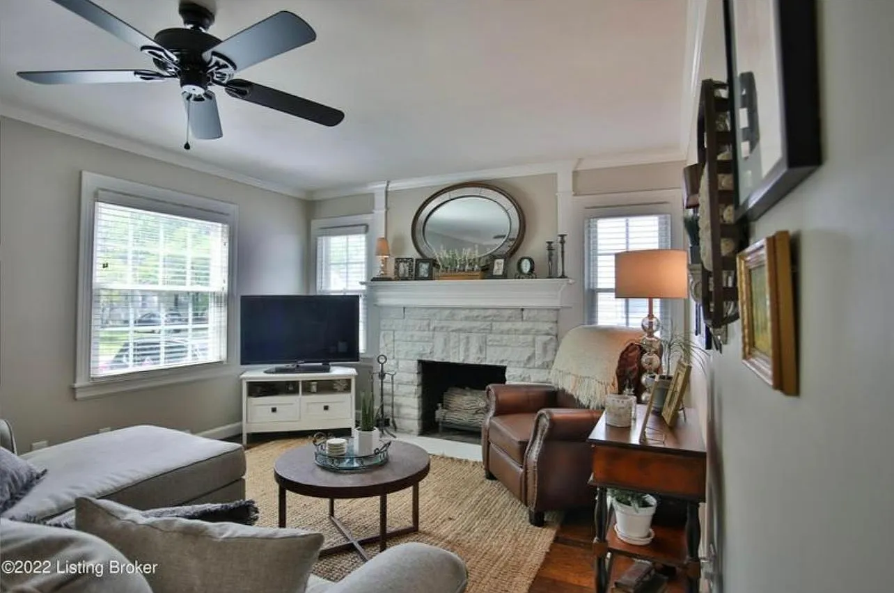 3 bed, 1801 sqft, $2,250 — Photo 3