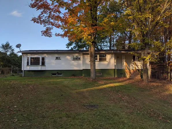 616 Sharrar Dr, Altoona, PA 16602