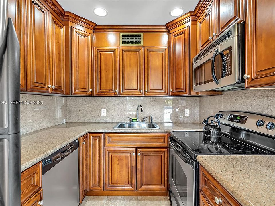 1st image of 122 Prescott Dr #F