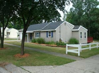 816 E Pearl St, Greenville, MI 48838