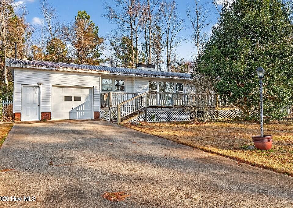 1st image of 128 E Sherwood Drive