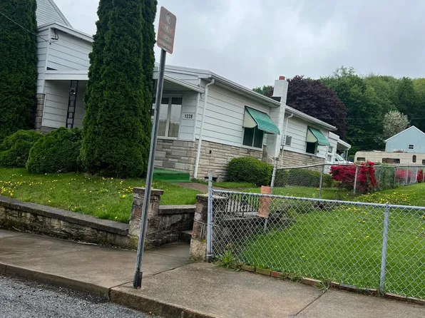 1228 Spruce St, Ashland, PA 17921