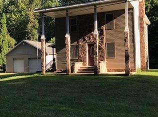 950 Union Valley Rd, New Castle, PA 16157