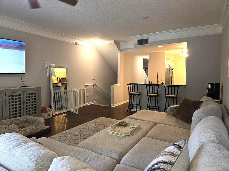 2024 Alta Meadows Ln — Photo 42