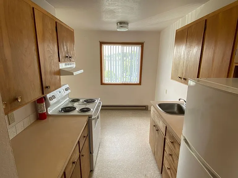 435 NE Kamiaken St — Photo 4