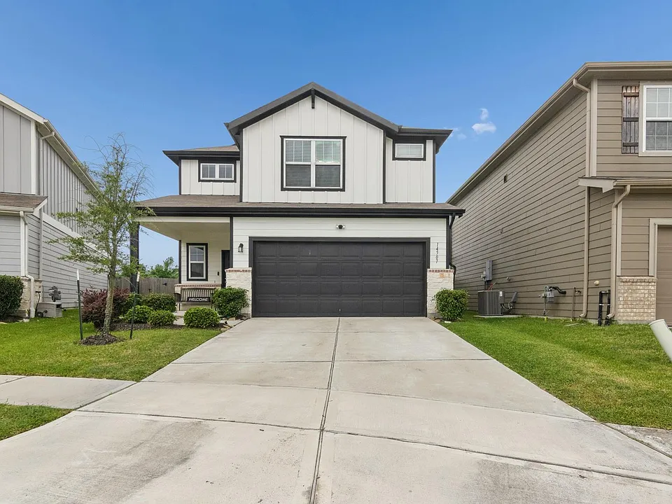 14507 Maple Field Dr