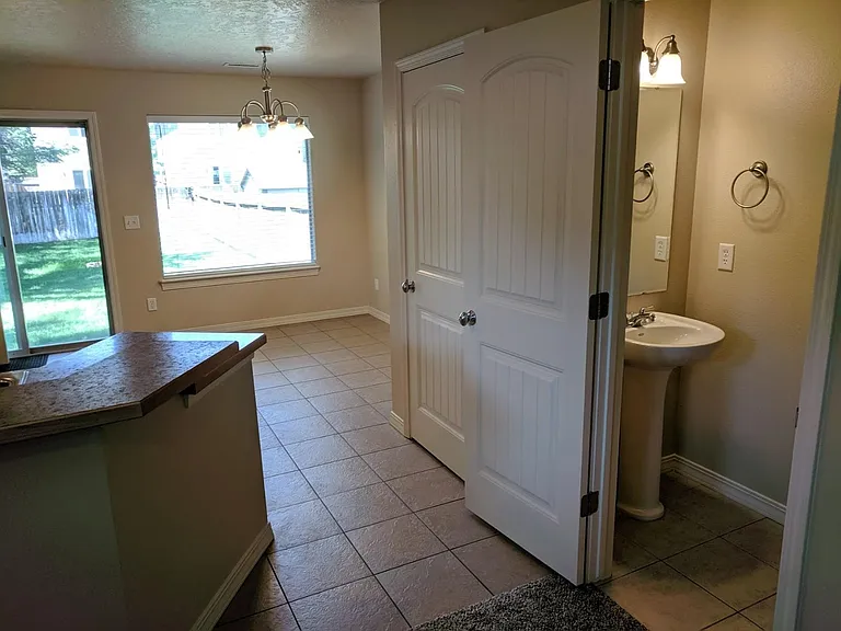 2807 W Ona St — Photo 4