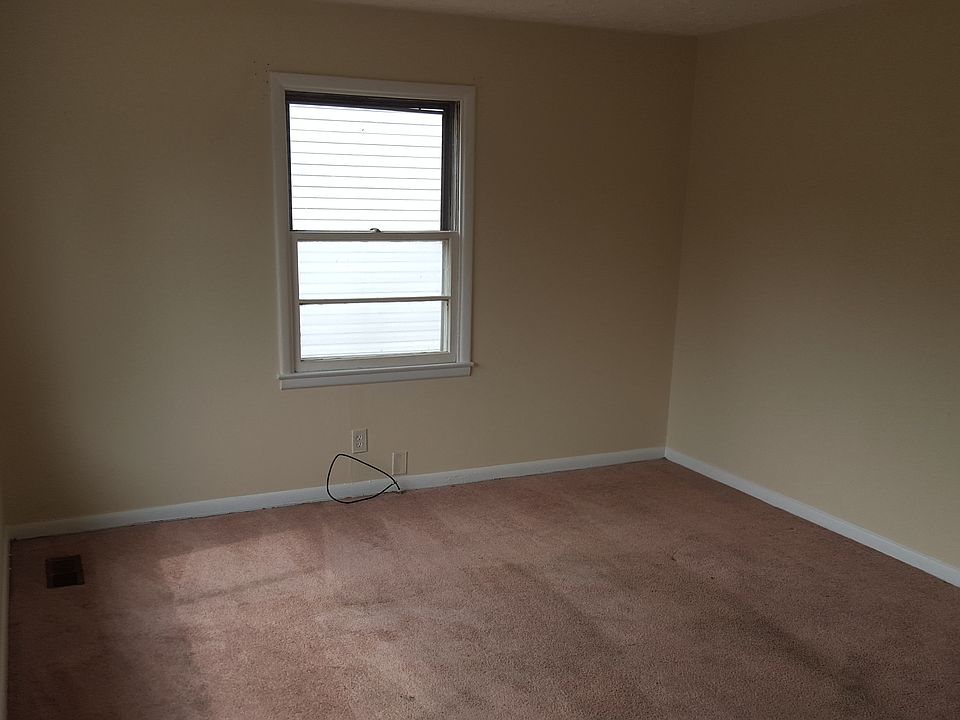 1st image of 2221 Chester St