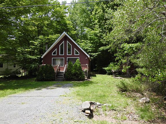2nd image of 315 Maxatawny Dr