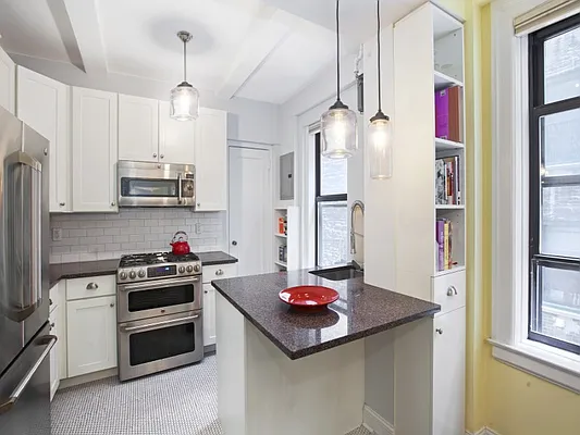 Sold by Sotheby's International Realty | media 12