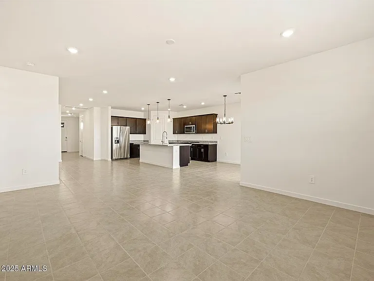 37406 W San Clemente St — Photo 8