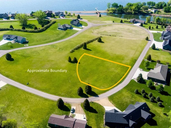 200 Prairie Quay Dr, Lake Norden, SD 57248
