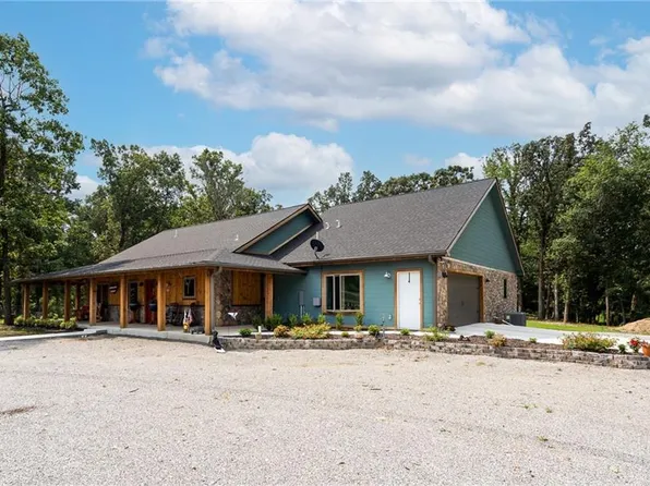 12029 S Edmondson Rd, Gentry, AR 72734