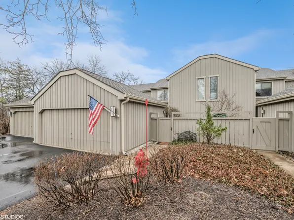 220 N Bluff Ct #0, Barrington, IL 60010