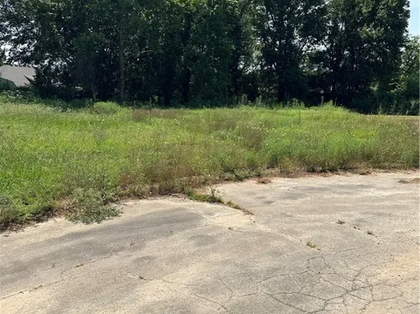 Cherokee Rock Rd, Muldrow, OK 74948