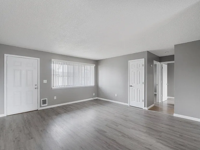 South Pacific Apartments — Photo 56