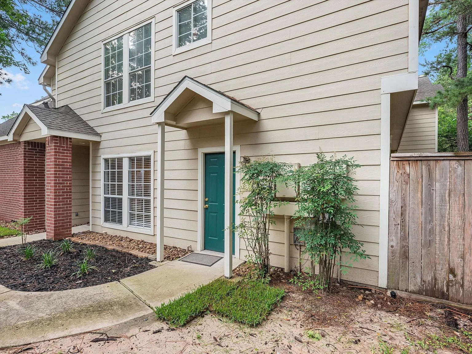 2 bed, 2.0 bath, 1233 sqft, $1,950 — Photo 4