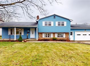611 Oakridge Dr, Boardman, OH