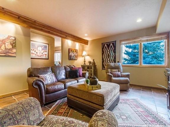 4th image of 1901 E Bear Creek Dr