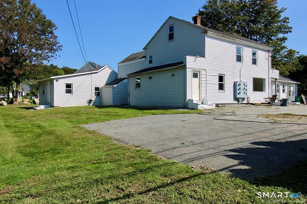 2 bed, 1.0 bath, 1000 sqft, $2,060 — Photo 1