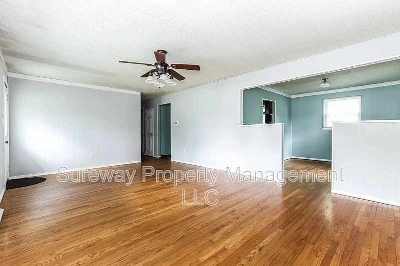 3 bed, 2.0 bath, 1196 sqft, $2,800 — Photo 3