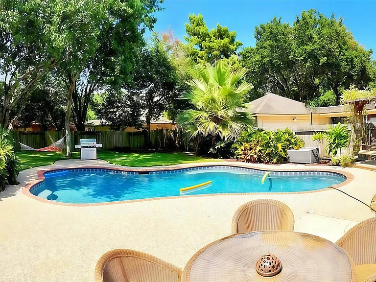 3814 Bayou Bend Ct — Photo 1