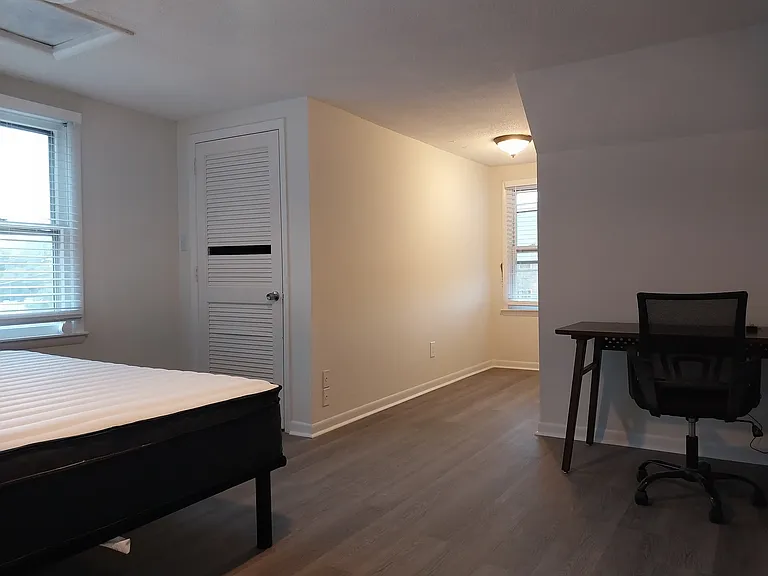 924 Merritt Dr #3 — Photo 3