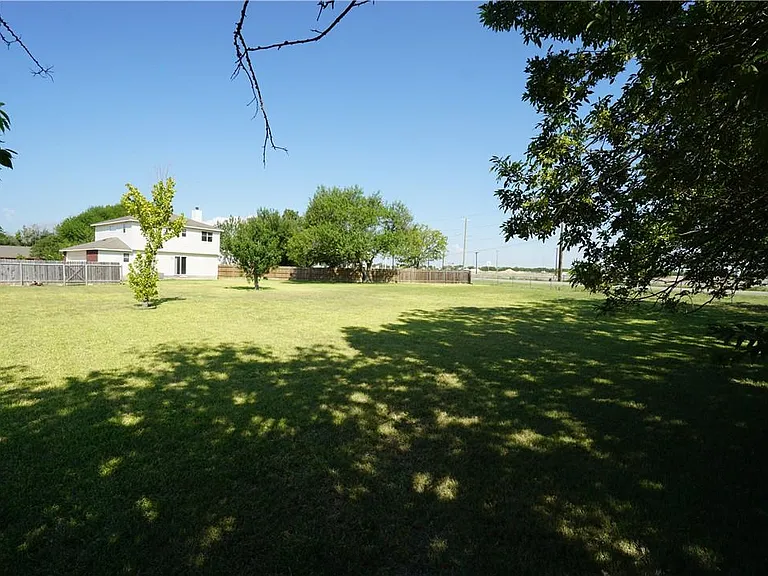 112 Creekside Dr — Photo 17