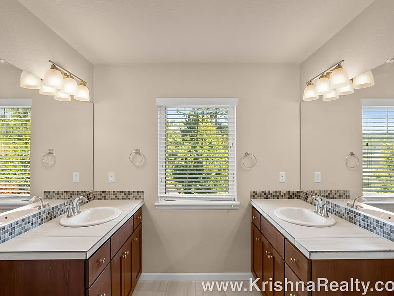 7188 NW Abigail Ter — Photo 13