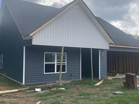 2nd image of 21 NE Pin Oaks Cir