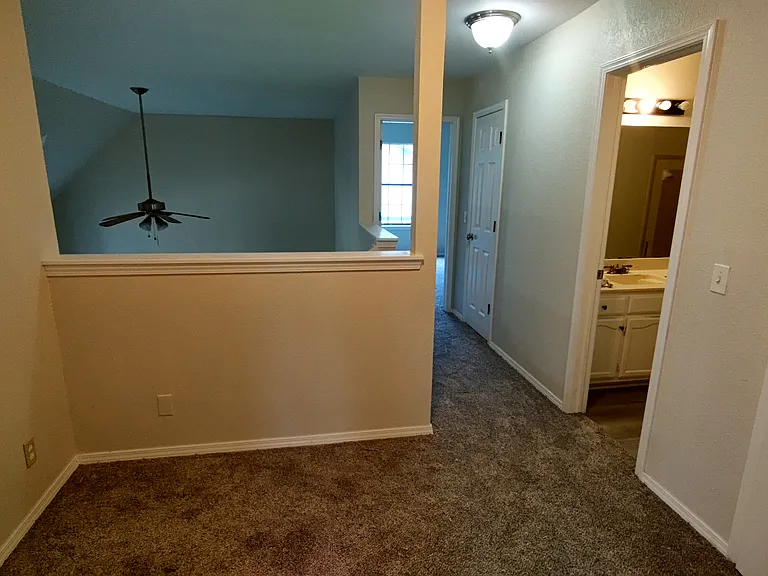 5005 S Poplar Ave — Photo 16