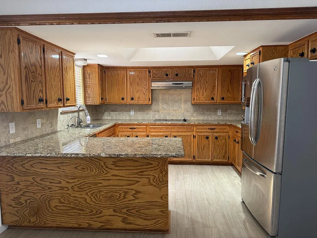 4 bed, 3.0 bath, 2038 sqft, $2,700 — Photo 3