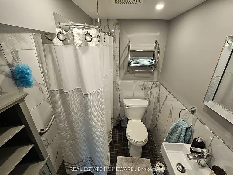 715 Pharmacy Ave — Photo 17