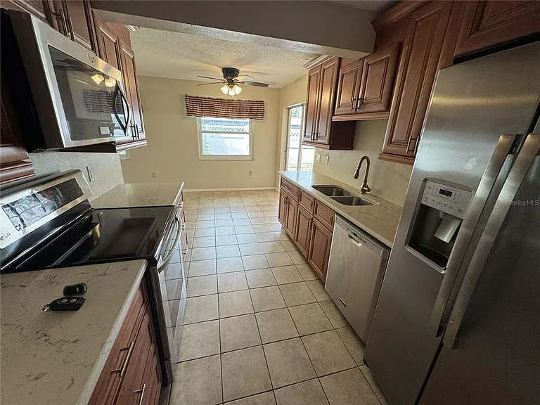 517 Mount Vernon Dr — Photo 3