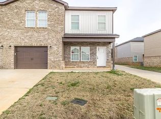 214 Beau Claire Cir, Byron, GA 31008
