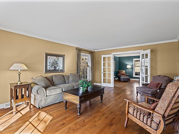 3rd image of 1419 Blackthorn Dr