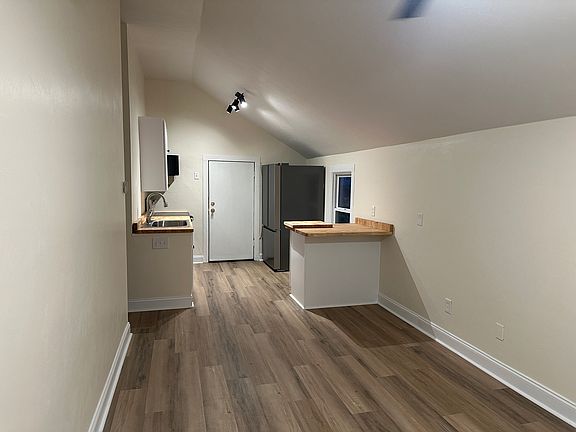 3rd image of 2306 Arctic Ave #B
