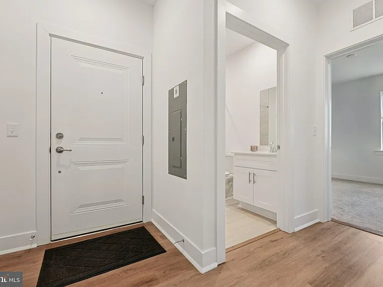 5104 Mary Ashby Way — Photo 2