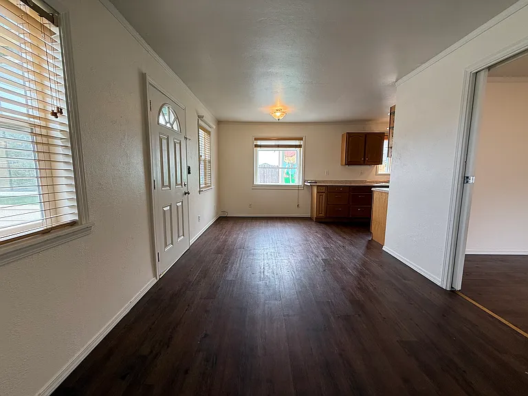 1075 Pacific Ave — Photo 5