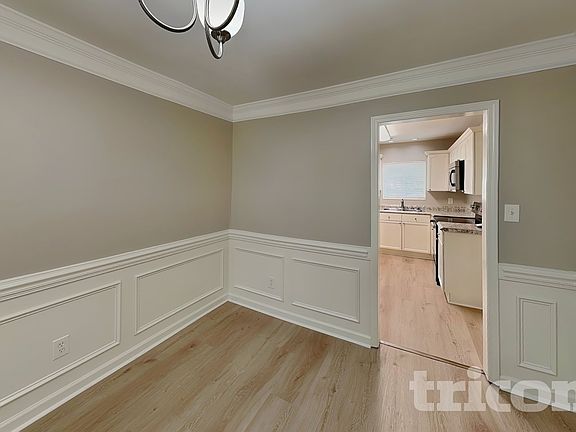 5th image of 3906 Windsorwood Ct