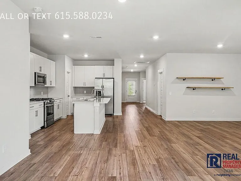 1029 Ewell Farm Cir — Photo 12