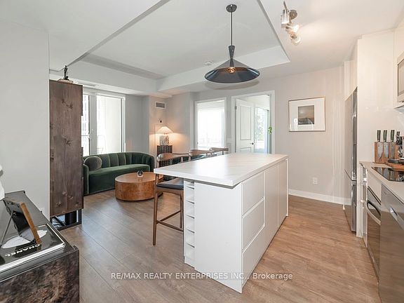 4th image of 543 Richmond St W #741