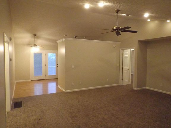 5th image of 707 Candlewood Ct