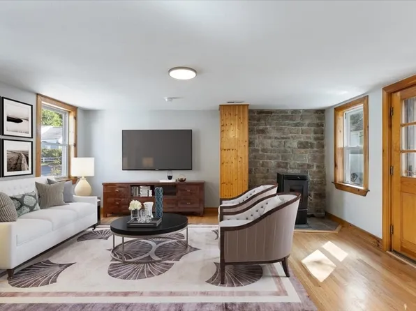 5 C St, Douglas, MA 01516