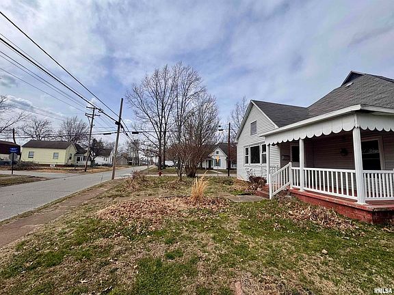 3rd image of 808 W White St