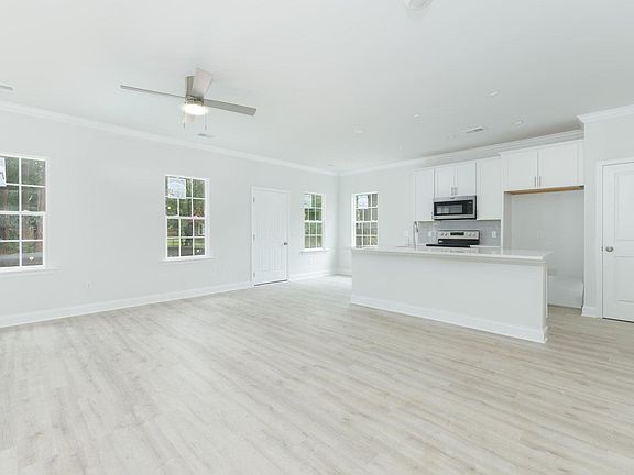 3rd image of 125 Pandora Dr #A