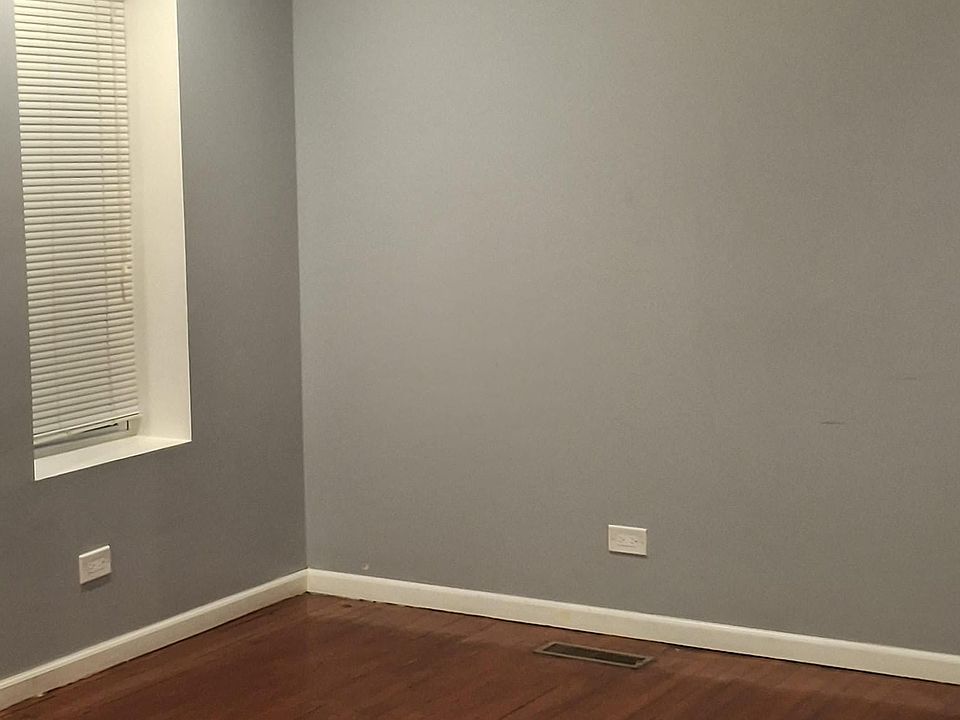 2nd image of 6108 S Artesian Ave